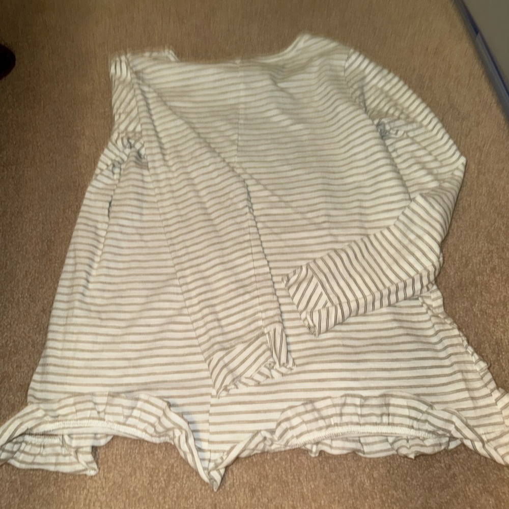 Striped Ruffle-Hem Long Sleeve Top - Cream & Gray - Picture 4 of 4